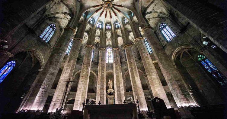See all the magnificent churches of Barcelona