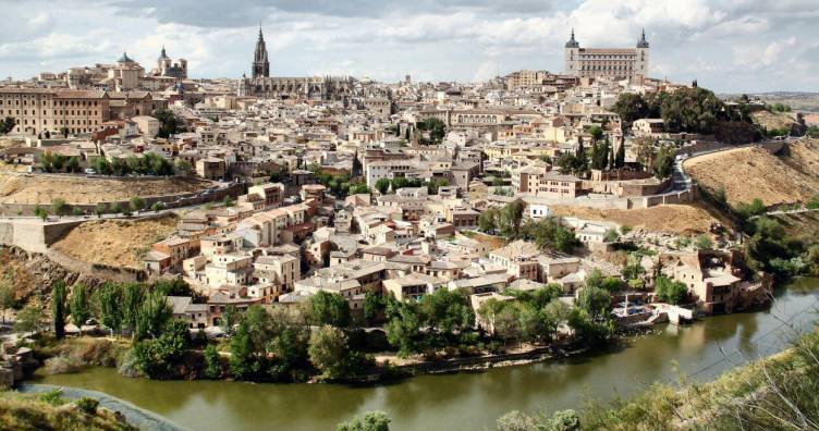 Toledo and Segovia Tour with Alcazar Entrance
