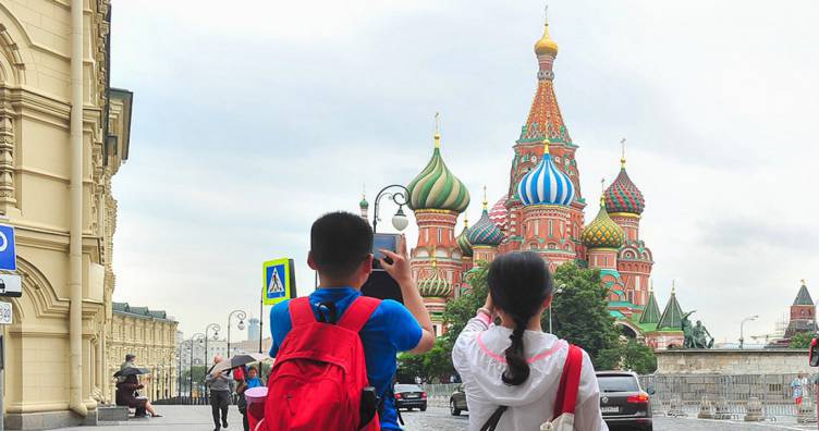 Moscow Walking Tour through the Eyes of Locals