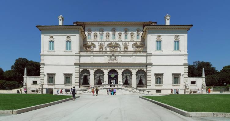 Take a stroll around Villa Borghese